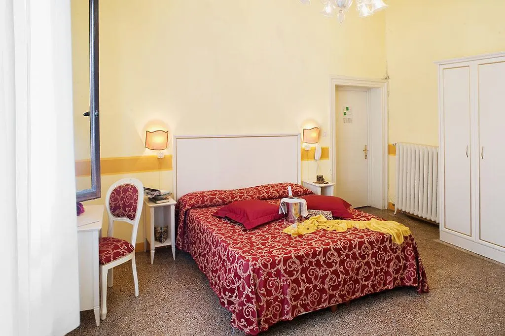 Ih Hotels Venezia Salute Palace (Adults Only) 3*,  Italia