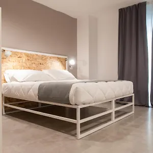 Moderno 3*, Bari Italien