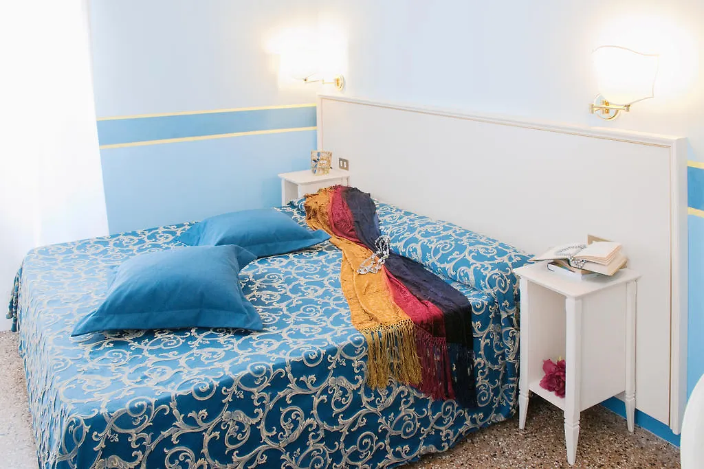 Ih Hotels Venezia Salute Palace (Adults Only) Venedik